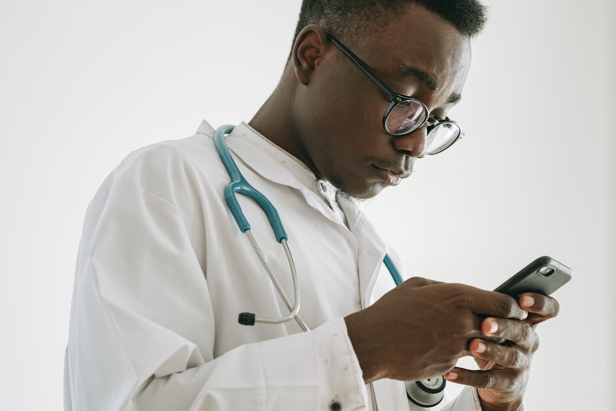 Dating A Doctor Texting: The Real Truth Behind Those Unanswered Messages!